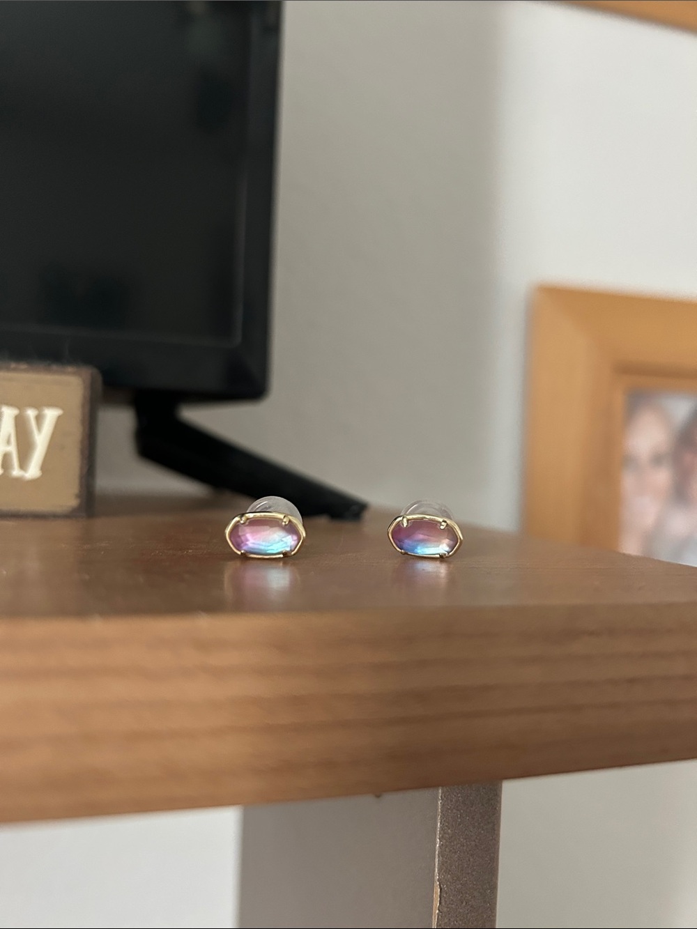 Kendra Scott water color mermaid Iridescent Pink-Purple Glass Stud Earrings